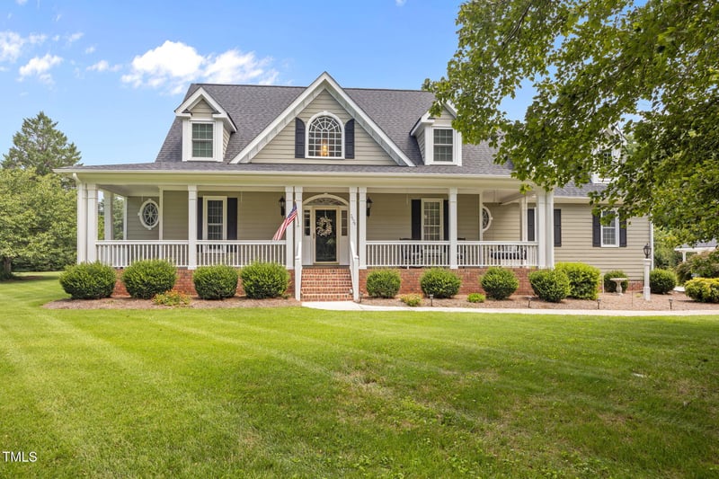 2424 Village Of Wakefield Dr, Zebulon, NC 27597