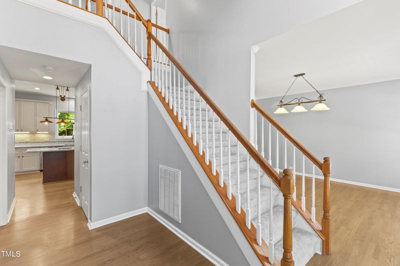 2425 Castleburg Dr, Apex, NC 27523