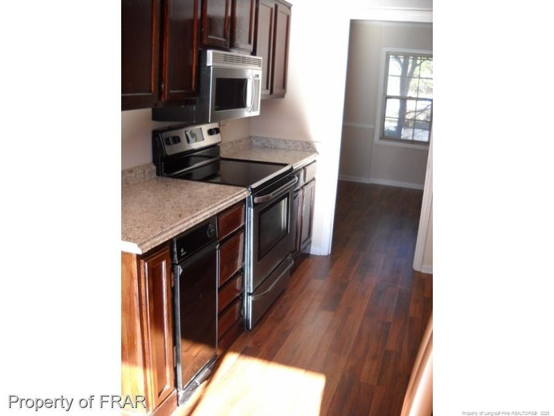 2425 Commonwealth Dr, Fayetteville, NC 28301