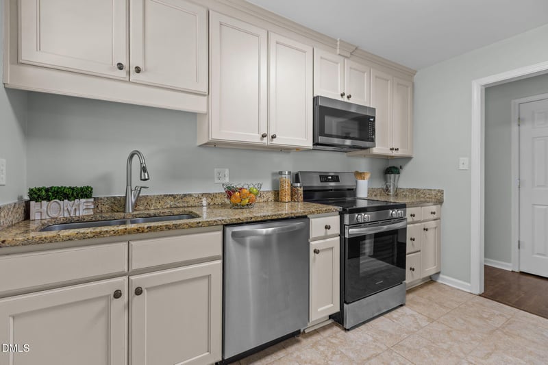 2425 Derby Dr, Raleigh, NC 27610