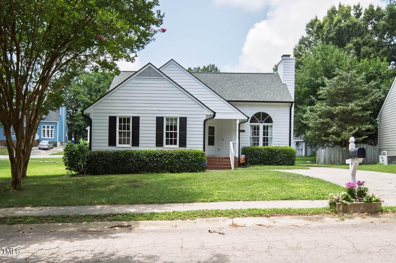 2425 Fields Of Broadlands Dr, Raleigh, NC 27604