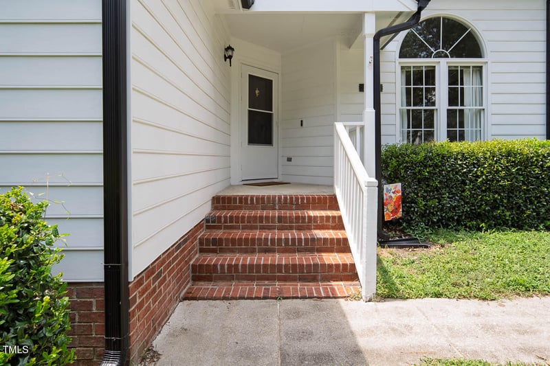 2425 Fields Of Broadlands Dr, Raleigh, NC 27604