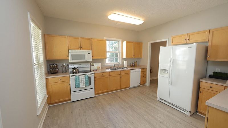 2425 Laurel Falls Ln, Raleigh, NC 27603