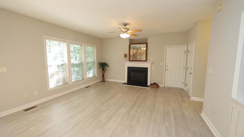 2425 Laurel Falls Ln, Raleigh, NC 27603