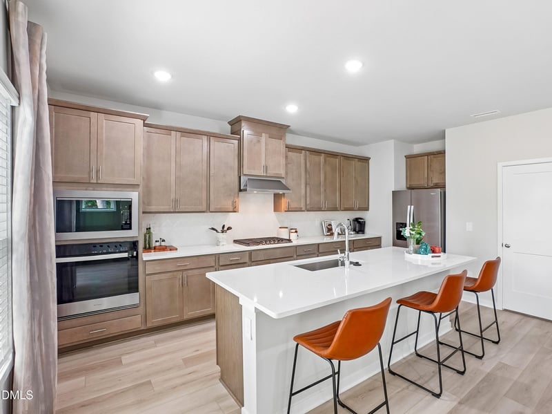 2425 Rosewood Bluff Dr, Zebulon, NC 27597