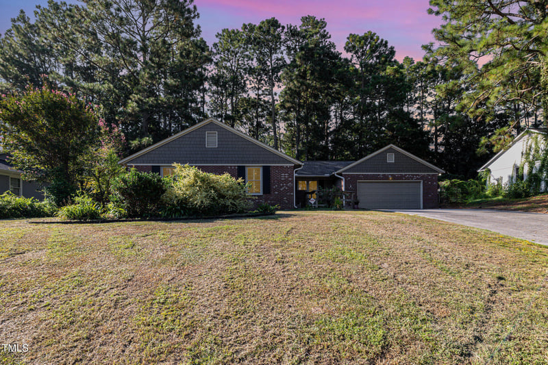 2425 Torcross Dr, Fayetteville, NC 28304