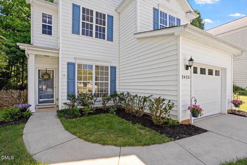 2425 Valley Haven Dr, Raleigh, NC 27603