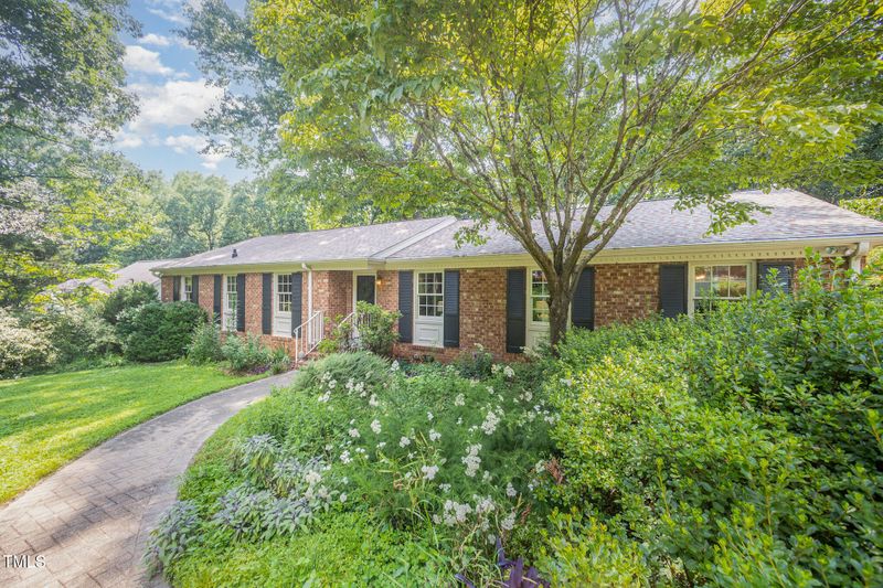 2425 Wentworth St, Raleigh, NC 27612