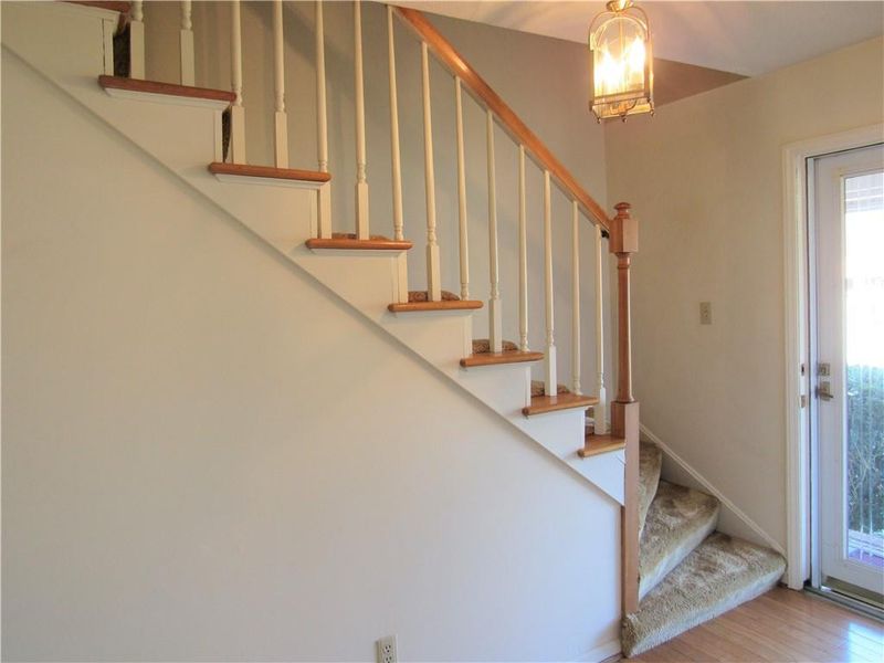 2427 Morningside Dr, Burlington, NC 27217