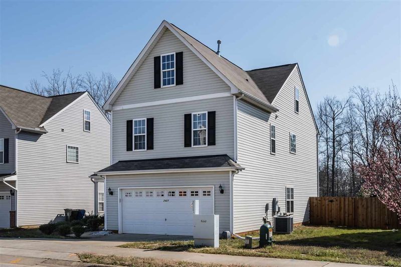 2427 Shepherd Valley St, Raleigh, NC 27610