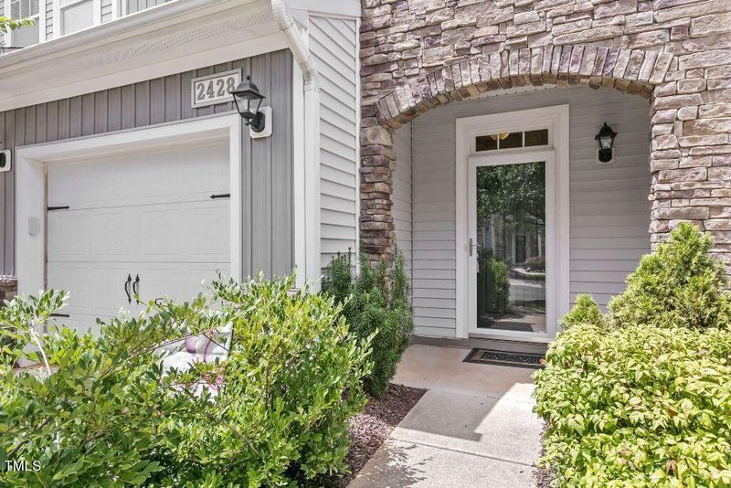 2428 Memory Ridge Dr, Raleigh, NC 27606