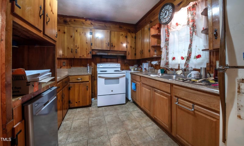 2429 Morphus Bridge Rd, Zebulon, NC 27597