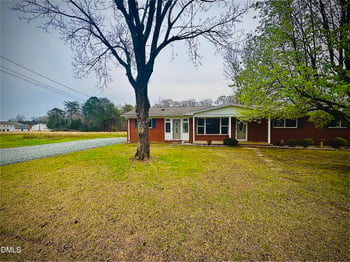 243 Nicks St, Graham, NC 27253