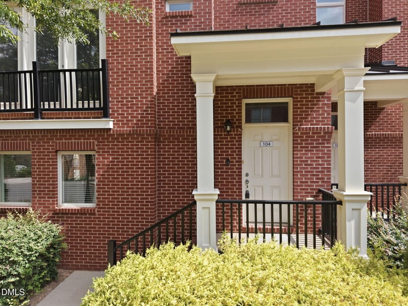 2430 Campus Shore Dr #104, Raleigh, NC 27606