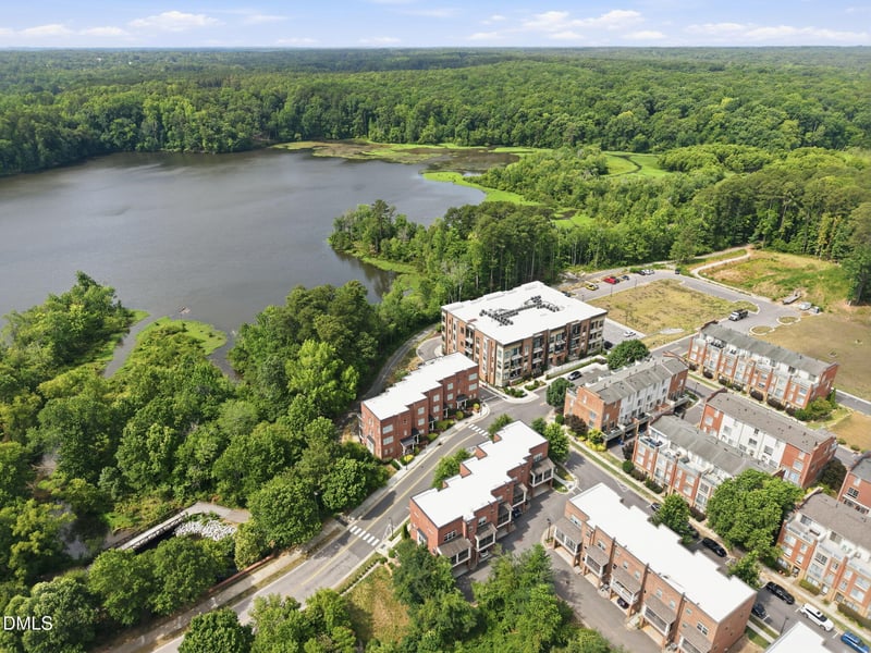 2430 Campus Shore Dr #104, Raleigh, NC 27606