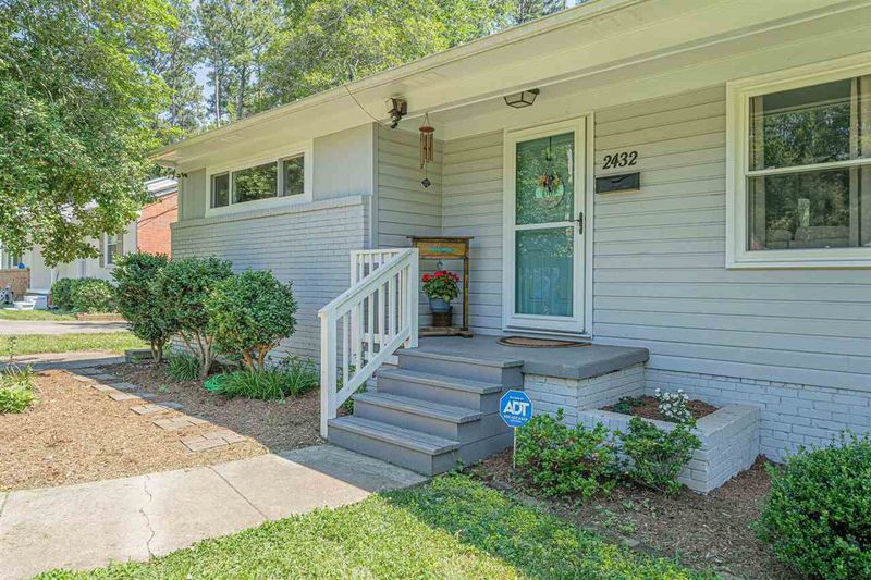2432 Derby Dr, Raleigh, NC 27610