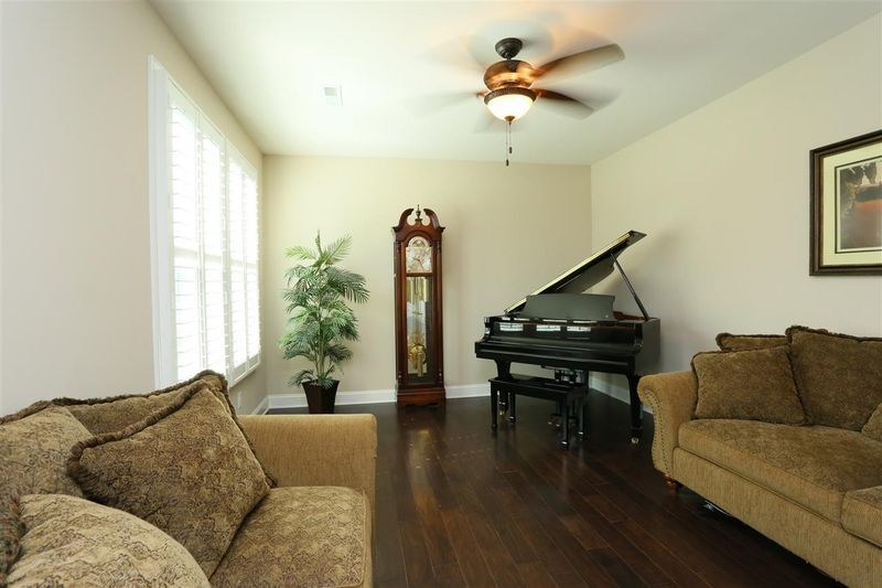 2432 Trenton Park Ln, Raleigh, NC 27607