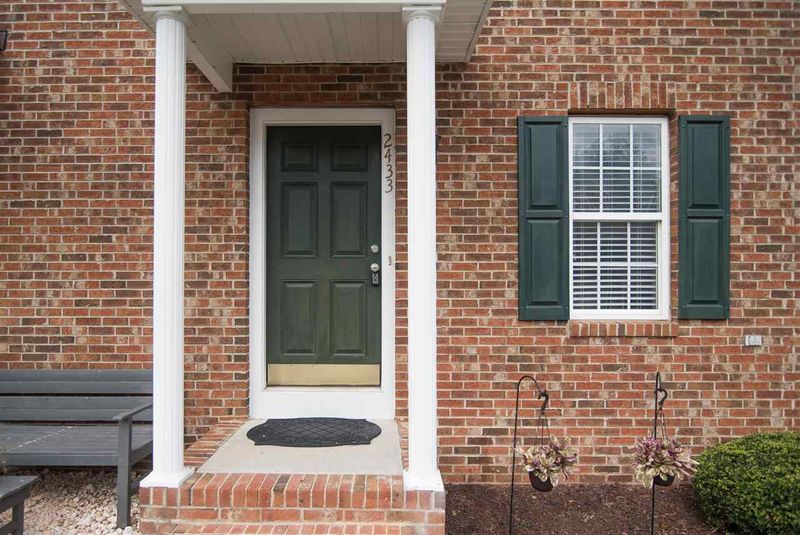 2433 Bay Harbor Dr, Raleigh, NC 27604