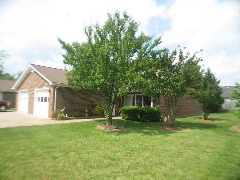 2435 Moran St #12, Burlington, NC 27215