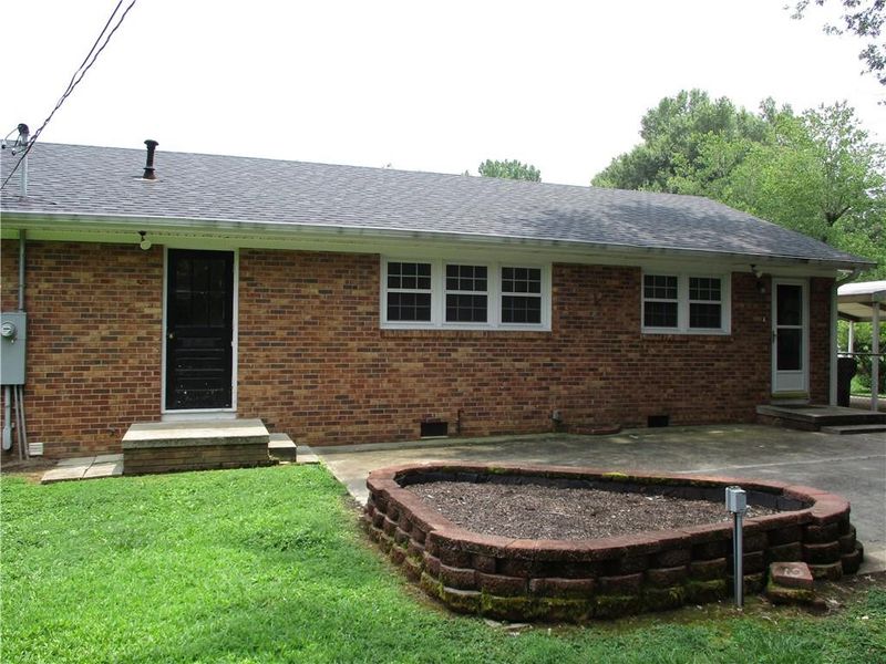 2437 Hickory Ave, Burlington, NC 27215
