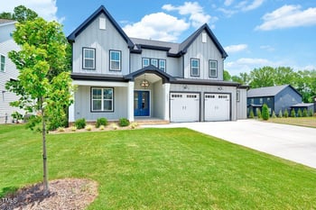 2437 Terri Creek Dr, Fuquay Varina, NC 27526
