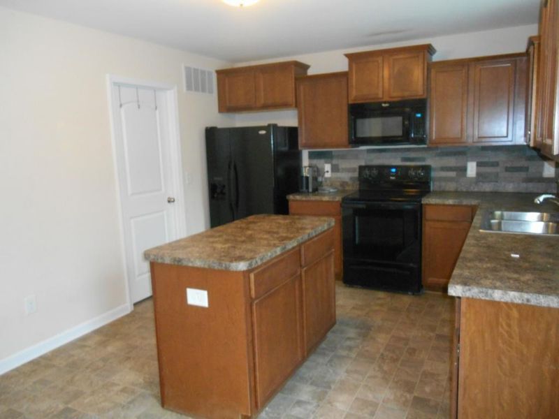 2438 Macleod St, Burlington, NC 27217