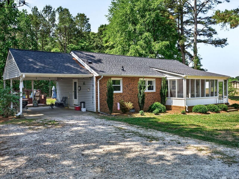 2438 Nc 27 , Coats, NC 27521