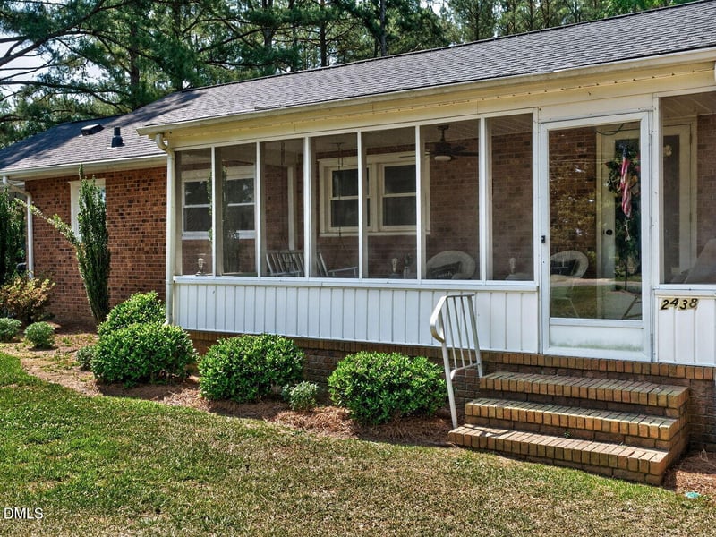 2438 Nc 27 , Coats, NC 27521