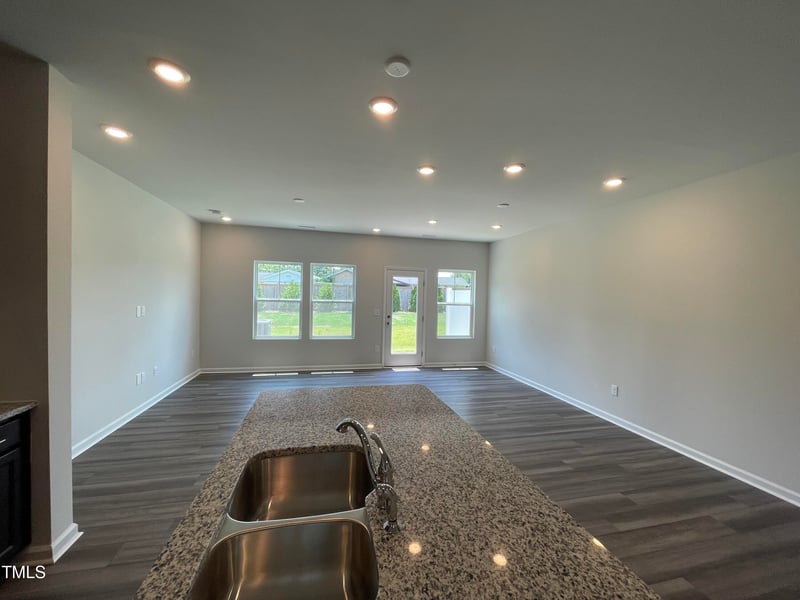 244 Paramount Dr, Smithfield, NC 27577