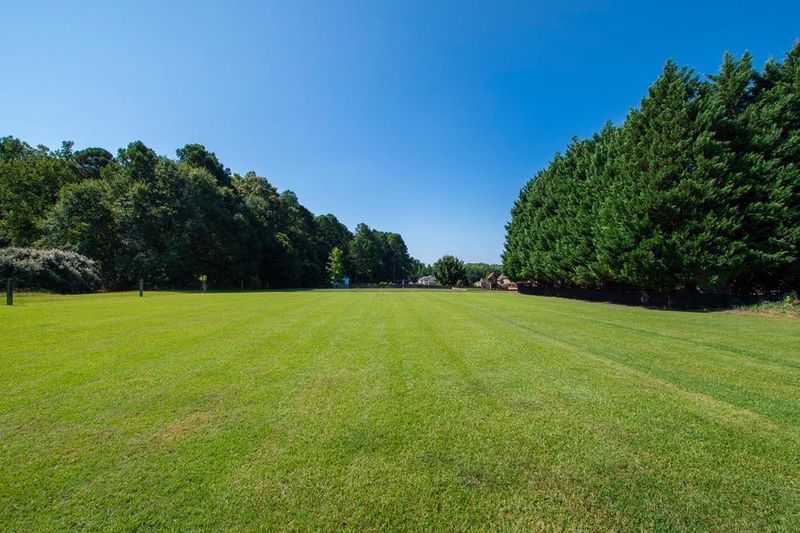 2440 Baileys Landing Dr, Raleigh, NC 27606