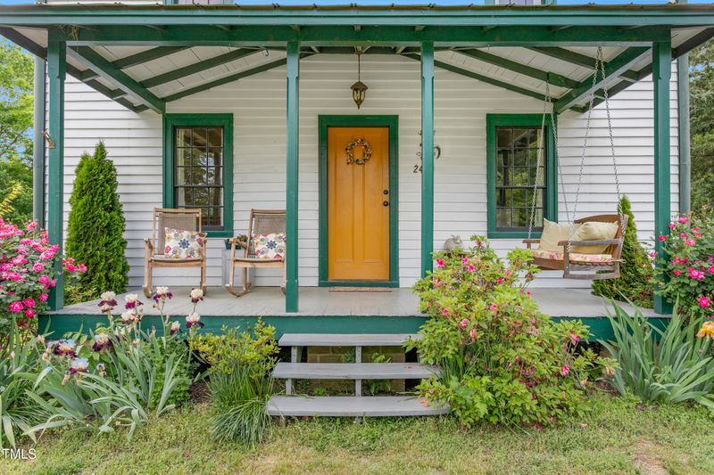 2440 Glencoe St, Burlington, NC 27217