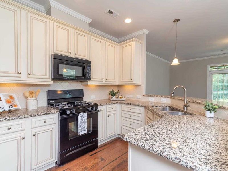 2441 Baslow Dr, Apex, NC 27539