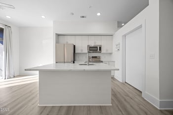 2441 Campus Shore Dr #109, Raleigh, NC 27606