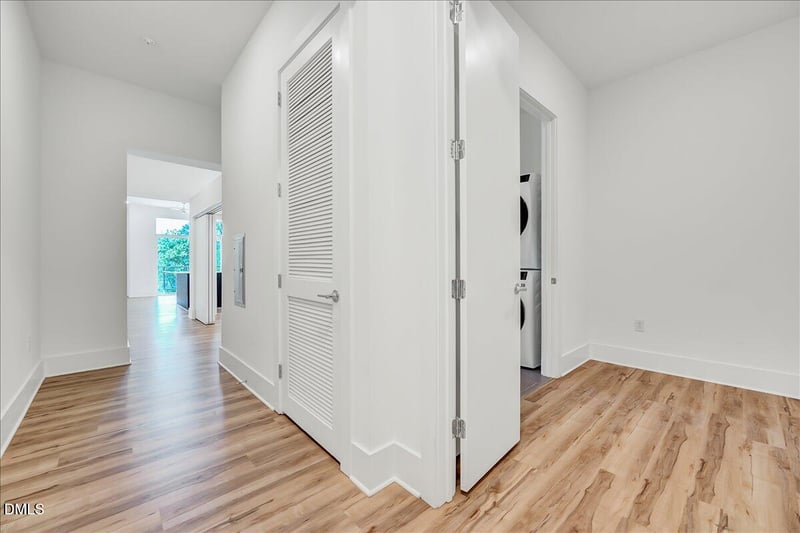 2441 Campus Shore Dr #307, Raleigh, NC 27606