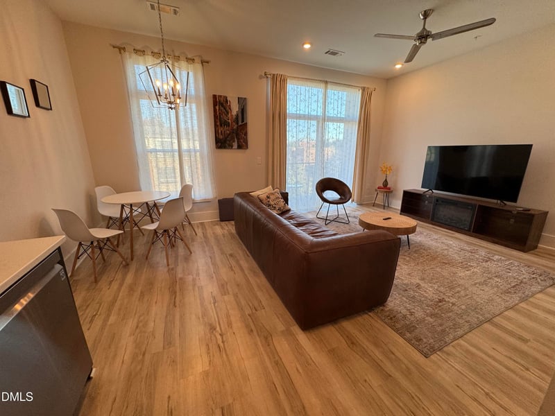 2441 Campus Shore Dr #402, Raleigh, NC 27606