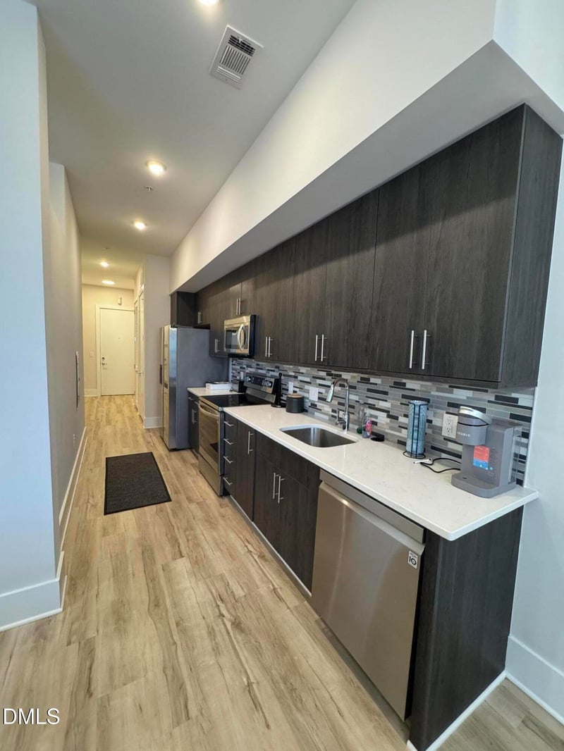 2441 Campus Shore Dr #402, Raleigh, NC 27606