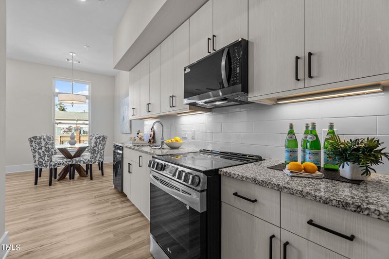 2441 Campus Shore Dr #413, Raleigh, NC 27606