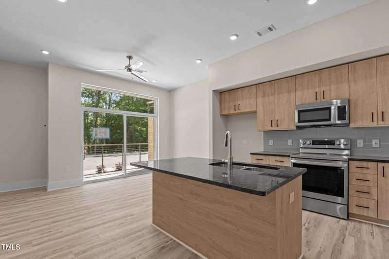 2441 Campus Shore Dr #207, Raleigh, NC 27606