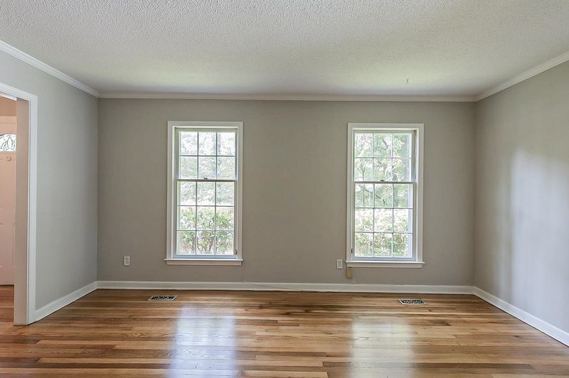 2447 Honeysuckle Rd, Chapel Hill, NC 27514