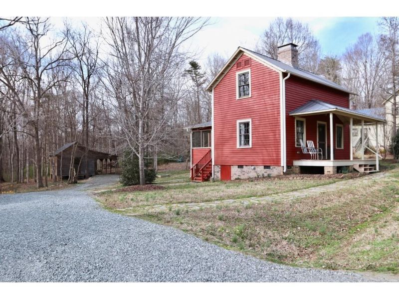 2448 Hodges Rd, Burlington, NC 27217
