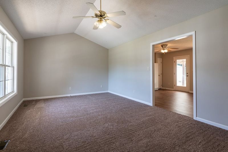 245 Cambridge Elm Dr, Clayton, NC 27520