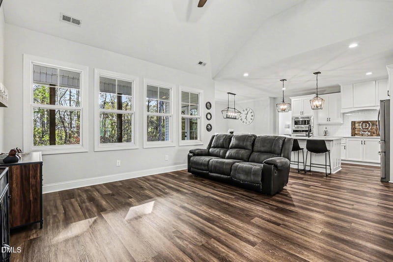 245 Creek Crossing Dr, Benson, NC 27504