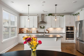 245 Crest Dr, Chapel Hill, NC 27517