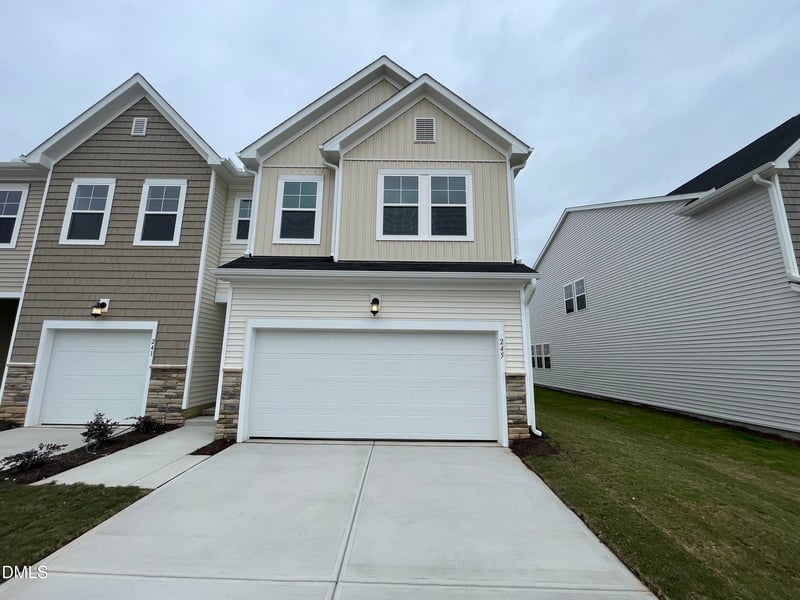 245 Lily Patch Ln, Smithfield, NC 27577