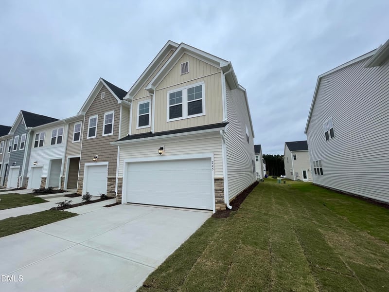 245 Lily Patch Ln, Smithfield, NC 27577