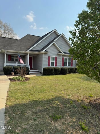 245 Oxfordshire Dr, Fuquay Varina, NC 27526