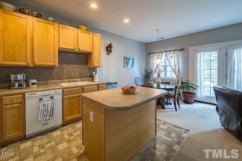 245 Plaza Dr, Chapel Hill, NC 27517