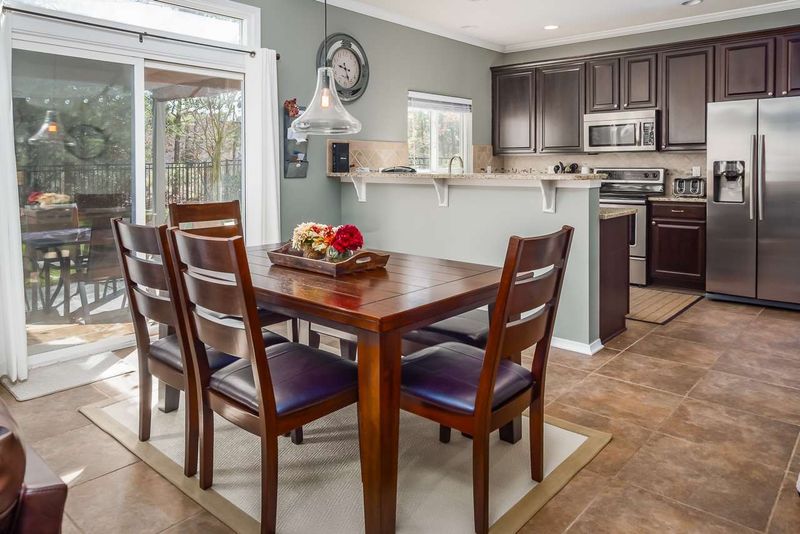 245 Seymour Pl, Cary, NC 27519