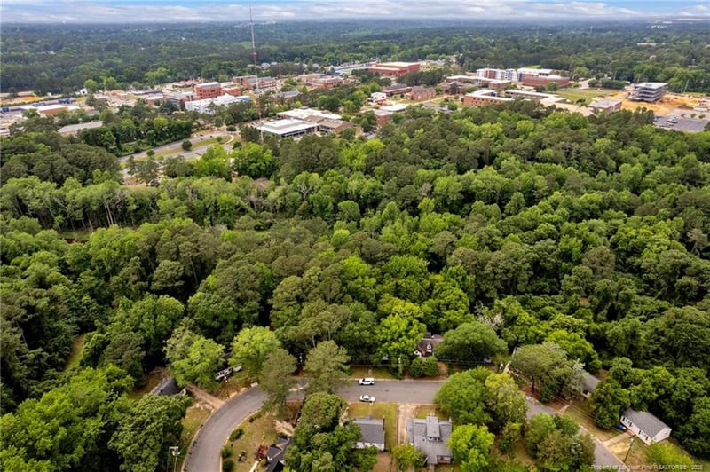 245 Windsor Dr, Fayetteville, NC 28301
