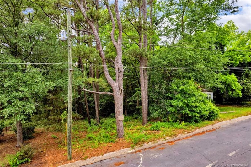 245 Windsor Dr, Fayetteville, NC 28301